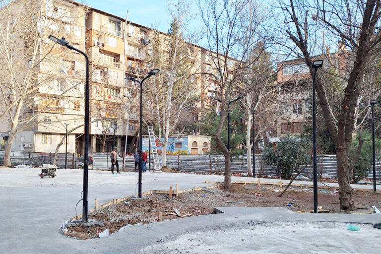 Falcon pour les éclairage publics pour les piétons en Géorgie