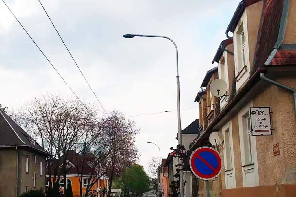 Série Halo Éclairage public résidentiel dans la vieille ville tchèque