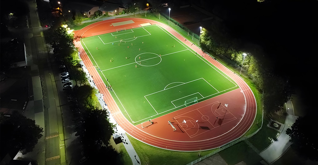 Pourquoi le coût de l'éclairage de stade varie-t-il autant ?