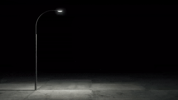 éclairage public à LED qui clignote
